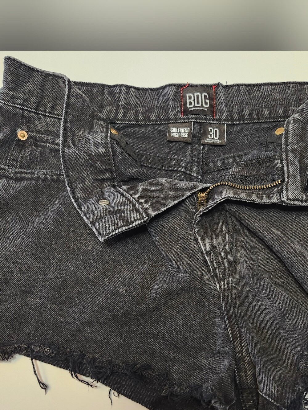 BDG Black Washed Distressed High-Rise Jean Shorts Size 30 - Picture 3 of 6